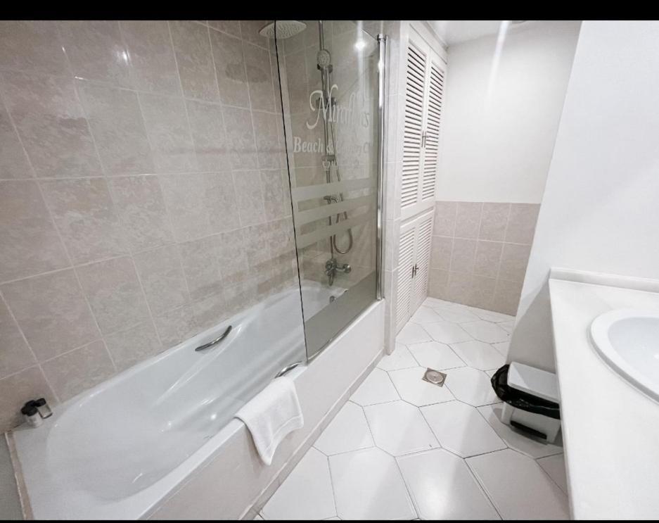Ferienwohnung Miraflores Beach - Sea Front - Luxury Mijas Exterior foto